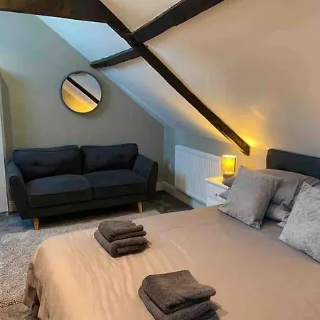 Church View Apartment *