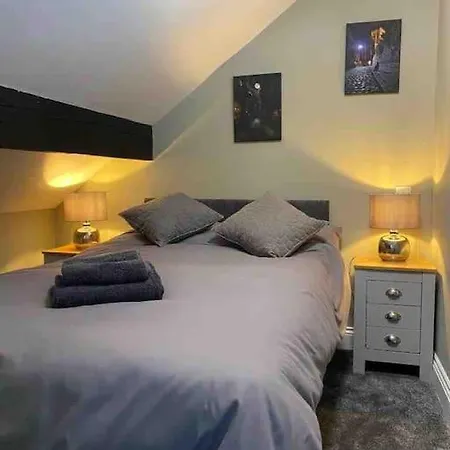 Church View Apartman *